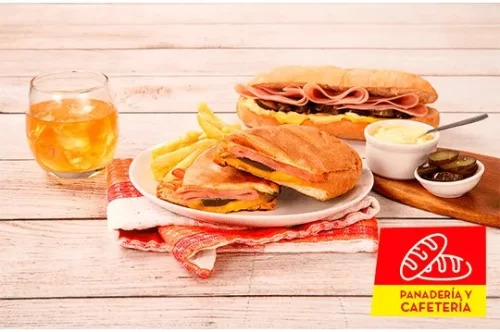 Receta económica Sandwich Cubano con Jamón Rica, salsa de ajo y queso americano